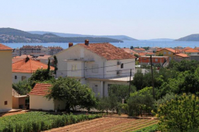  Apartments with a parking space Trogir - 9209  Трогир